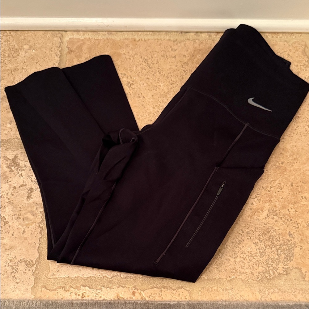 Nike Black Performance Leggings Capri Women’s Size Small Pockets Running
